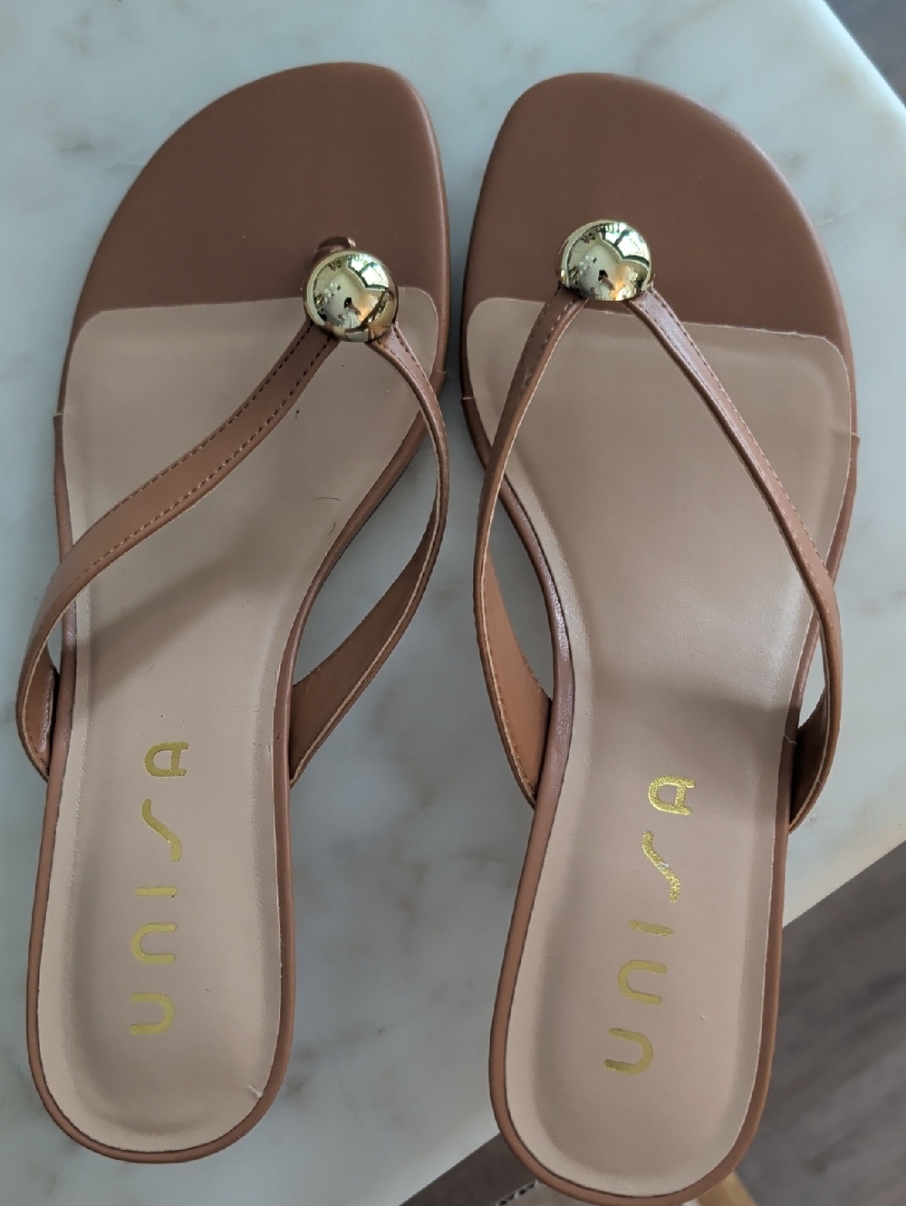 Unisa Tan Leather Thong Sandals with Gold Accent Size 10